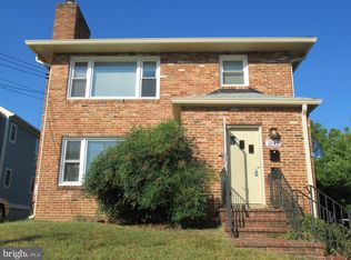 2142 N Stafford St #1, Arlington, VA 22207
