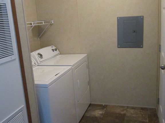 4th image of 516 Courtland Ln #93