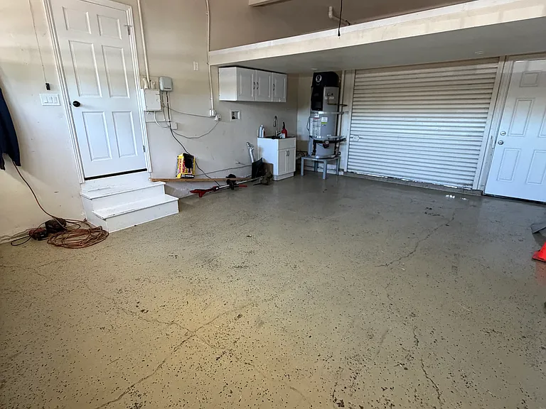 330 Berry Ave — Photo 9