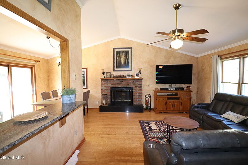 3rd image of 13 Arlington Street