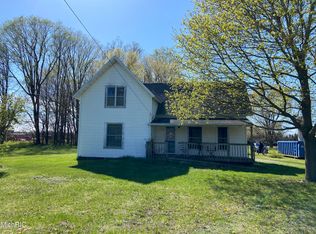 912 26th St, Allegan, MI 49010