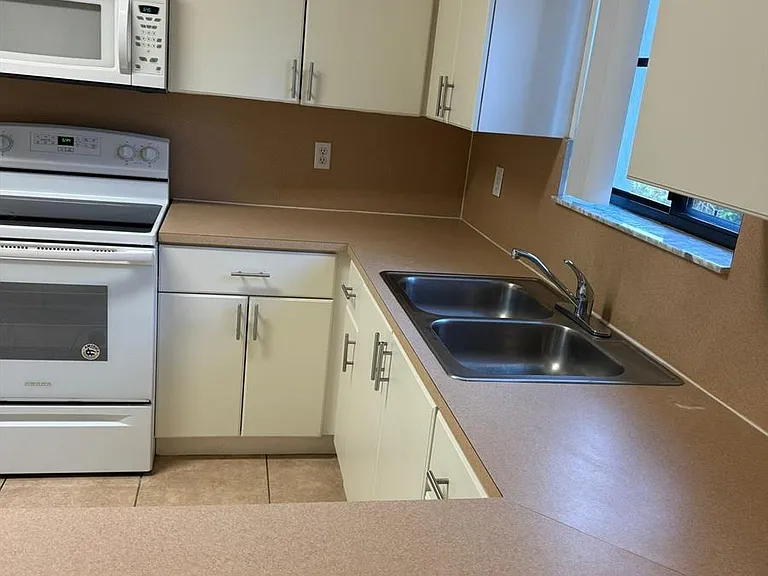 22901 SW 88th Pl #202 — Photo 12