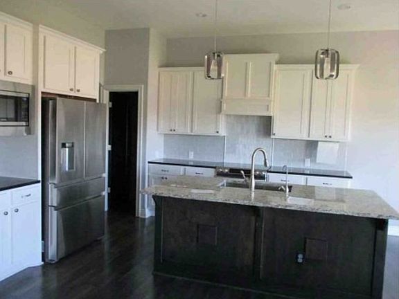 5th image of 2806 N Woodridge St
