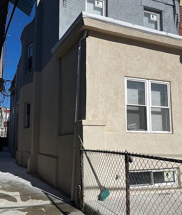 1st image of 6049 Walton Ave