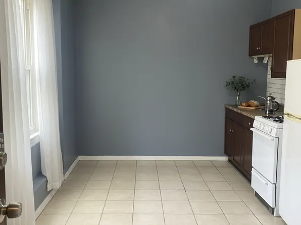 456 Eastern Ave, 456 Eastern Ave APT 2, Fall River, MA 02723