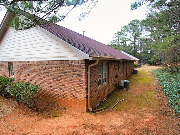 3rd image of 3252 Inez Dr