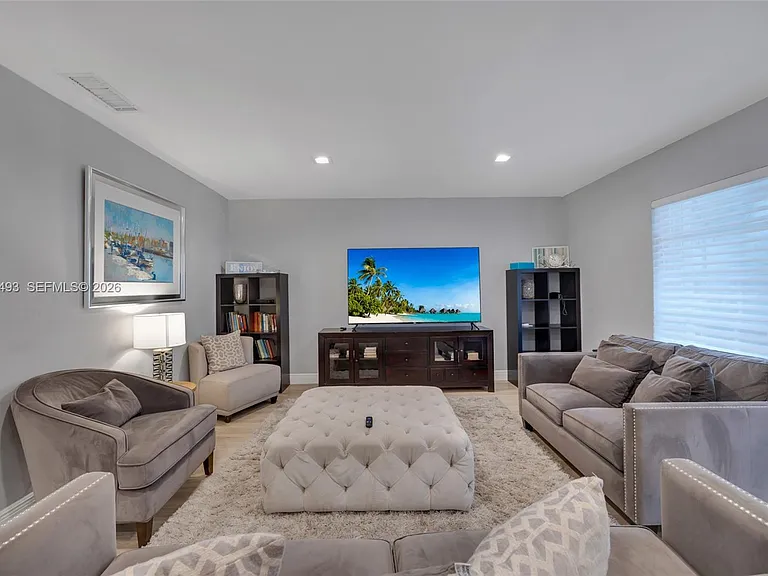 7711 Coquina Dr — Photo 36