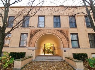 137 Francisco Ter, Oak Park, IL 60302