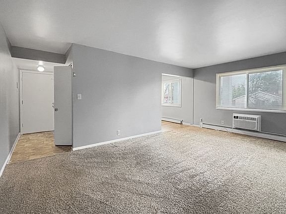 3rd image of 531 W 20th St APT 32