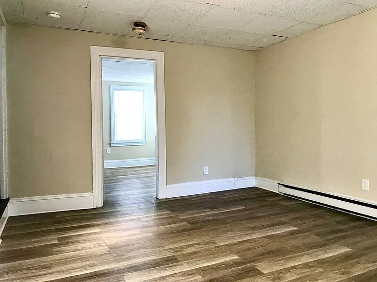 1046 Northampton St #3 — Photo 3