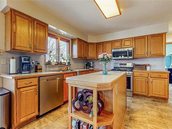 4th image of 3324 Bath Heights Dr
