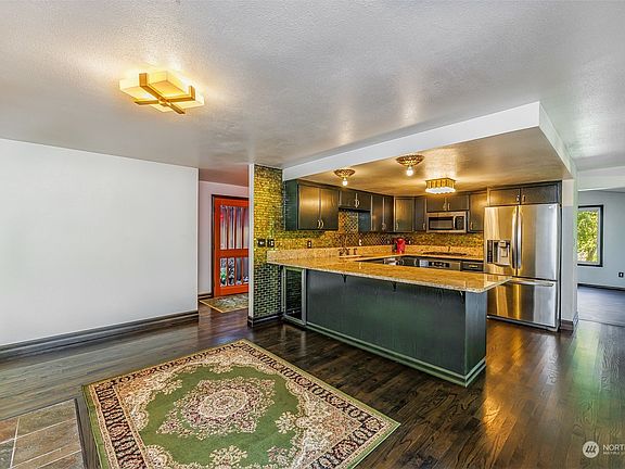 5th image of 4404 272nd Avenue NE