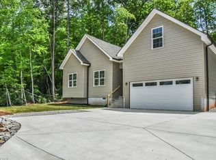 709 Enka Lake Rd, Candler, NC 28715