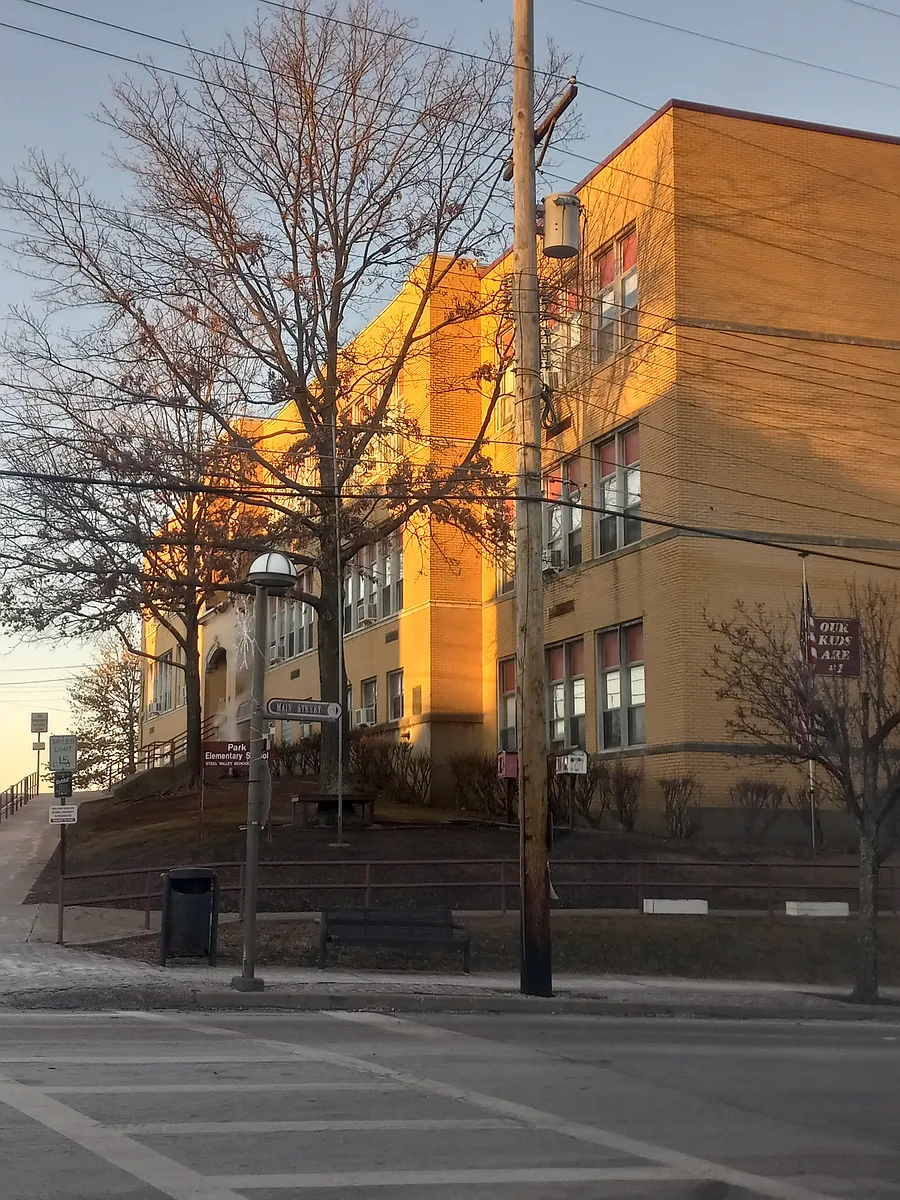 Nearby Park Elementary school - 212 Caroline St #1