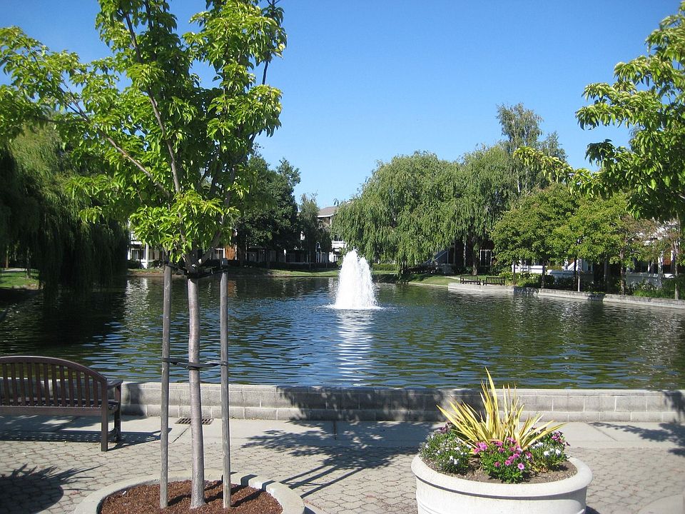 1st image of 141 Marina Lakes Dr