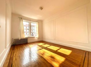 4736 44th St APT 3R, Woodside, NY 11377
