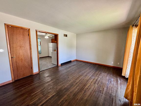 4th image of 433 E Yeiser St