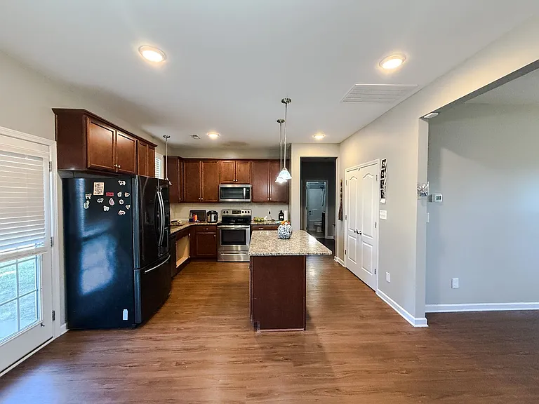 268 Chatfield Dr — Photo 6