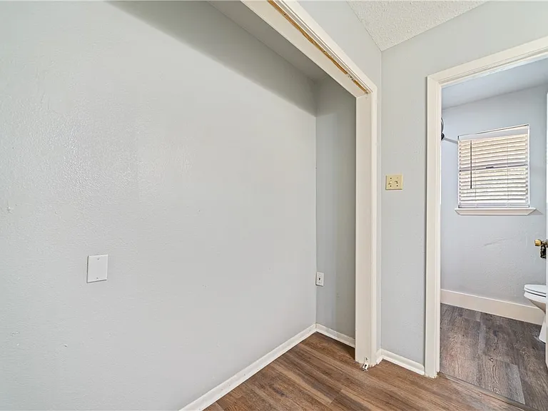 2445 Cricket Hollow St — Photo 29