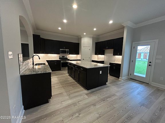 2nd image of 120 Elmwood Meadows Dr