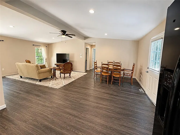 6555 Akins Way — Photo 9