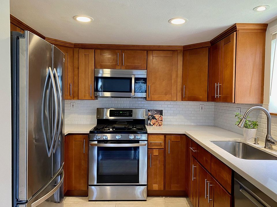 1st image of 537 N Adams St APT 109