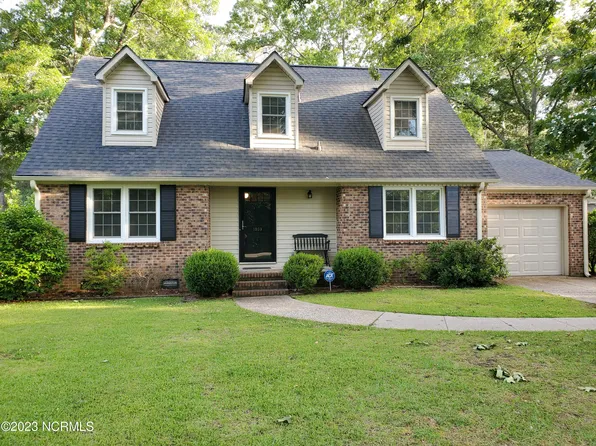 1303 Woodburn Road, Laurinburg, NC 28352