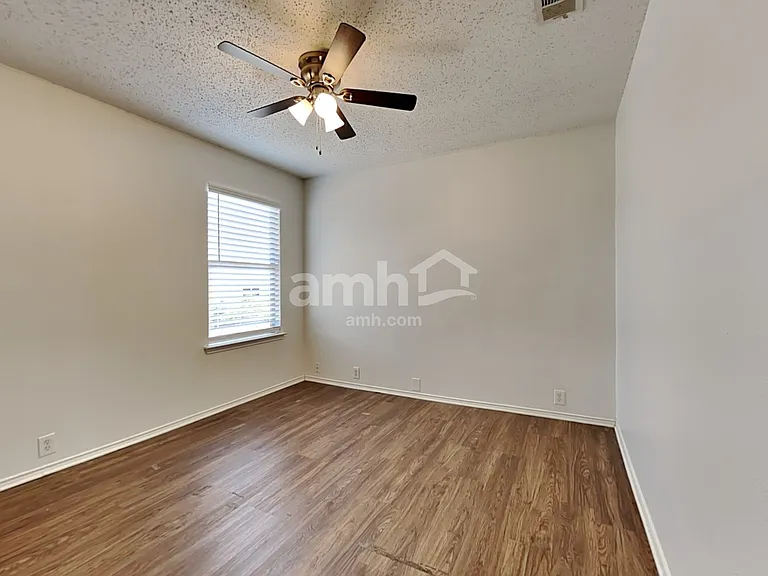 6735 Ambercrest Dr — Photo 17