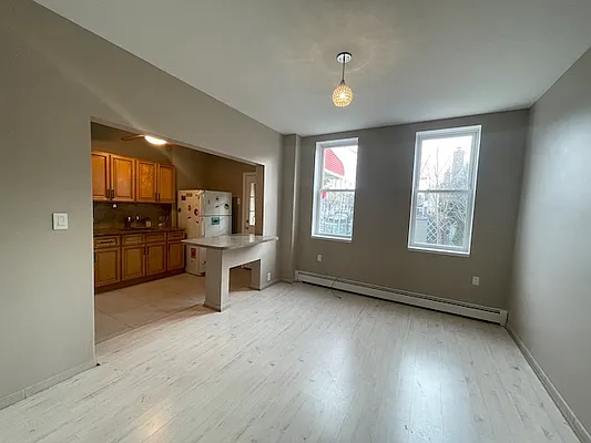 Rented by URBAN UTOPIA REALTY LLC | media 13