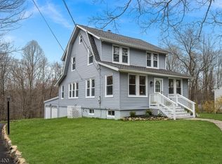 106 Fayson Lakes Rd, Kinnelon, NJ 07405