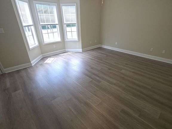 4th image of 291 Westchester Cir #1