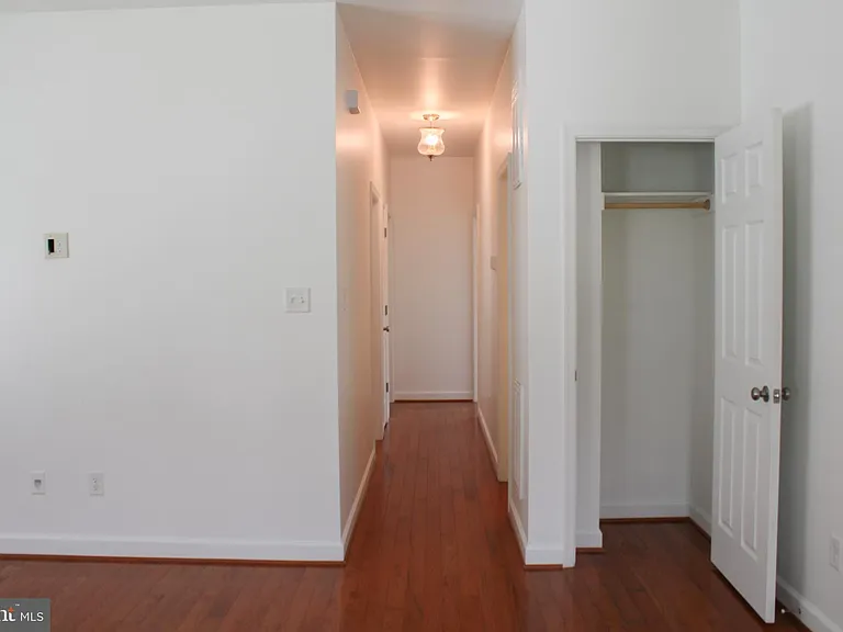 335 S Commerce St — Photo 14