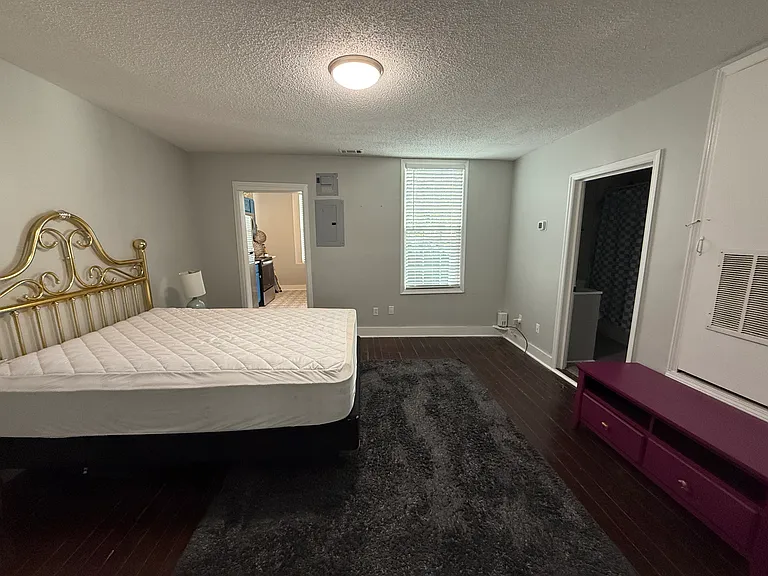 1511 Whitaker St #B — Photo 7