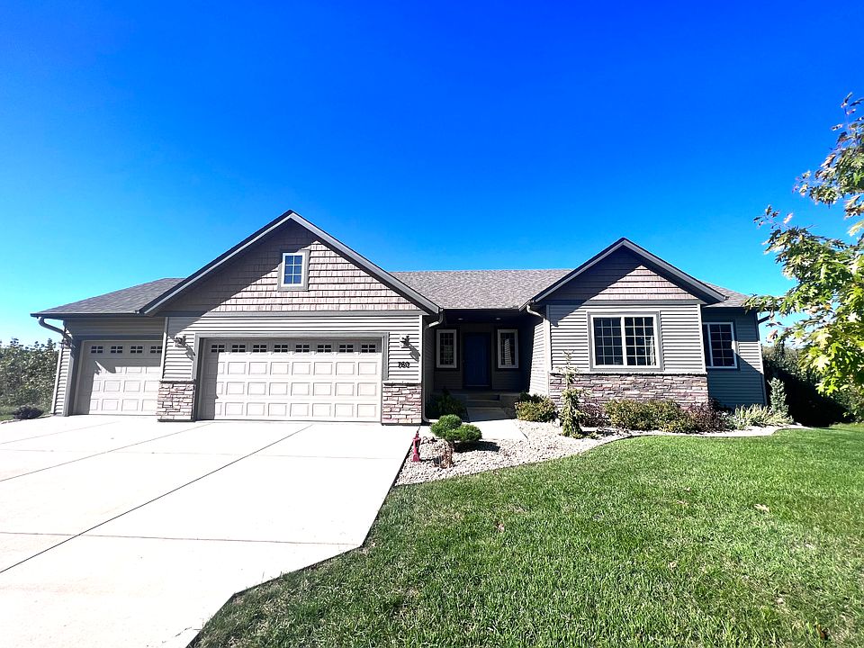 1st image of 760 Bohlken Dr