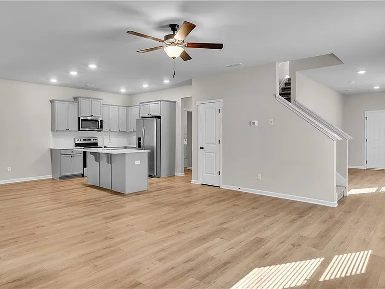 11608 Winston Dr — Photo 4