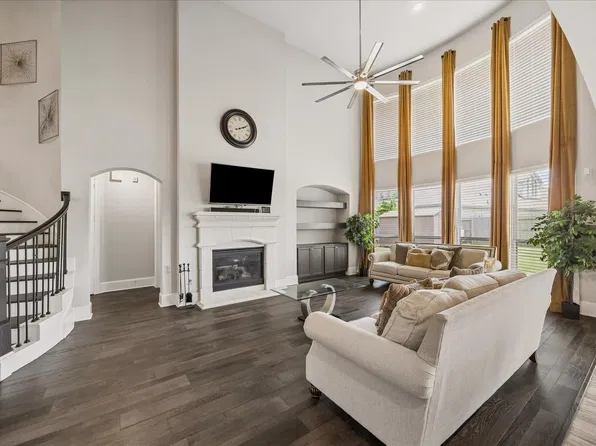 1907 Sapphire Pines Ln, Rosenberg, TX 77469