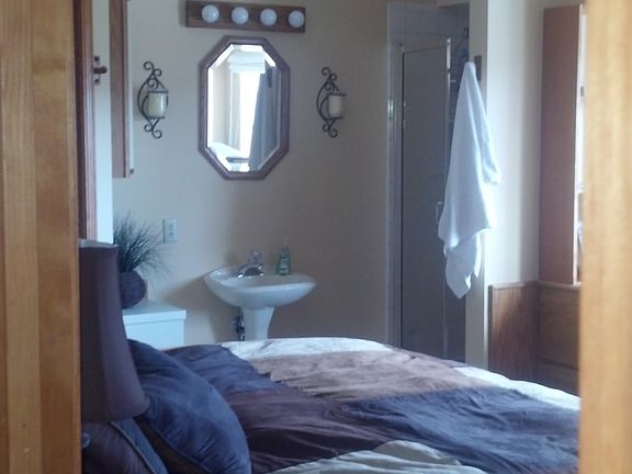 master with vaulted ceiling 