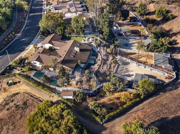 27151 Mission Hills Dr