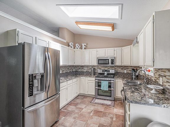 5th image of 4684 Black Oak Ln
