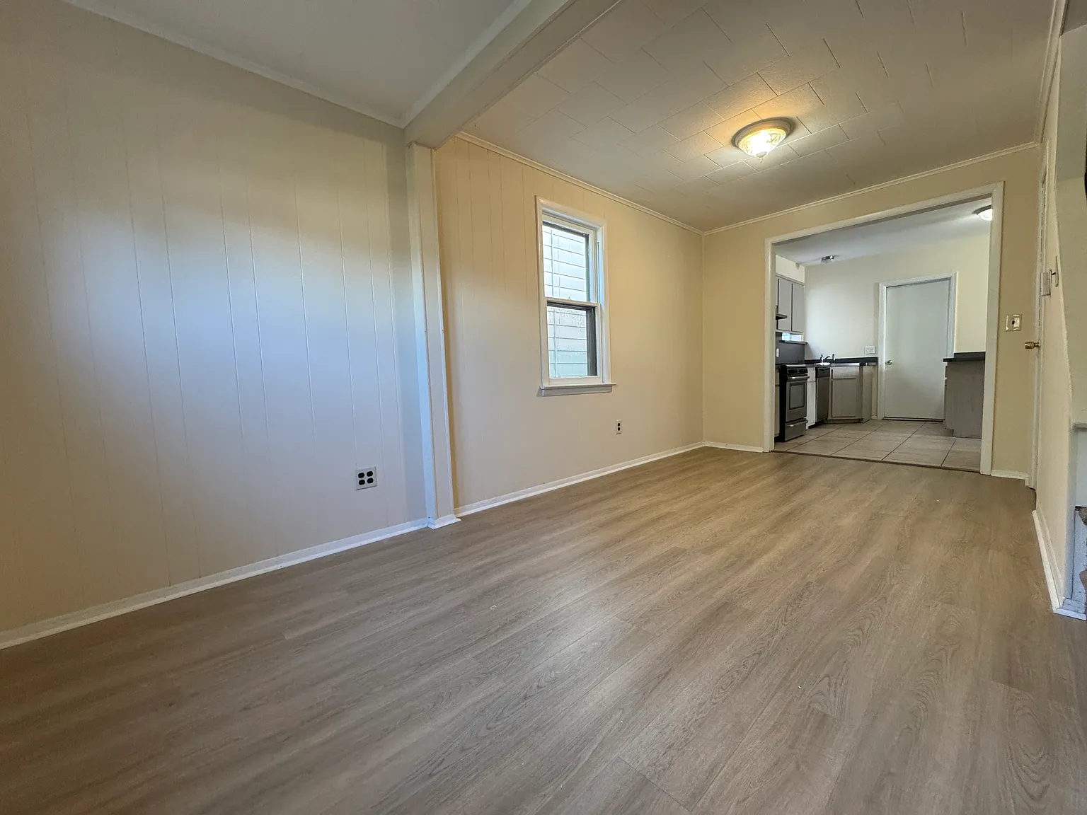 3 bed, $2,700 — Photo 2