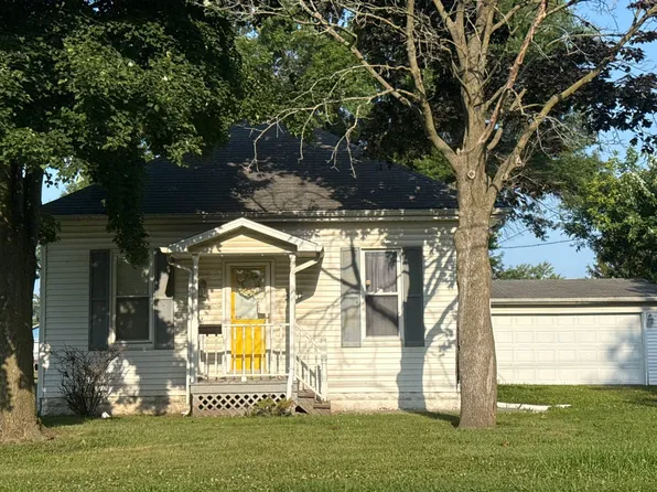 340 N Plum St, Carlinville, IL 62626