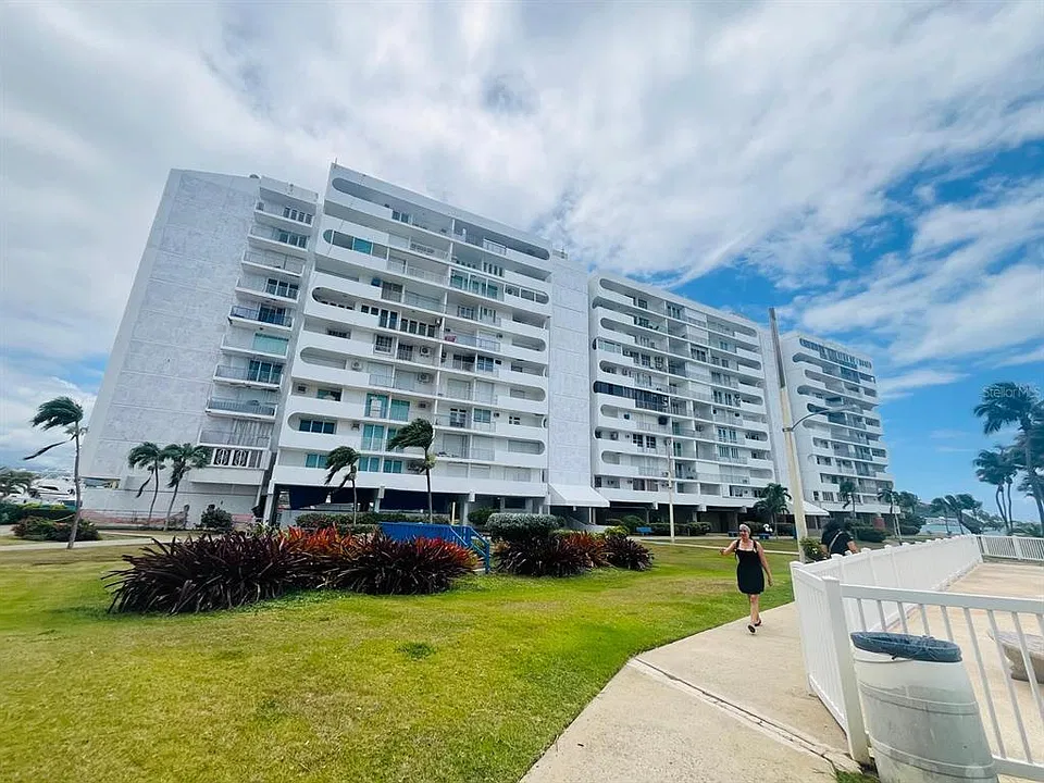 89 Condominio Isleta Marina #6Y