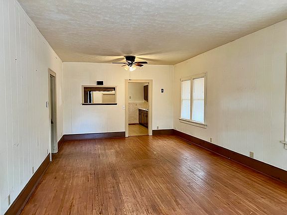 2nd image of 309 E Lincoln Ave