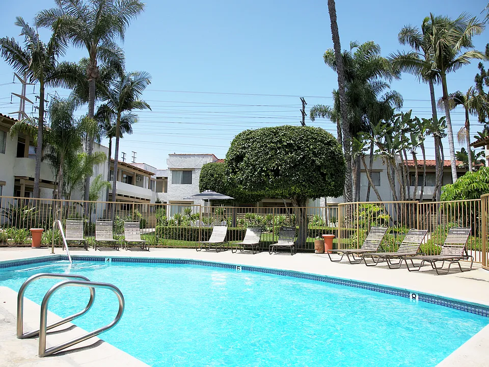 San Carlos Apartment Homes
