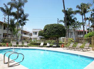 121 N La Reina Cir #2, Anaheim, CA 92801