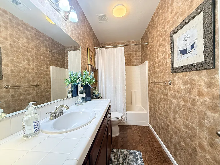 1140 E Sawgrass Ave — Photo 25