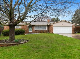 6612 Barkridge Rd, Roscoe, IL 61073