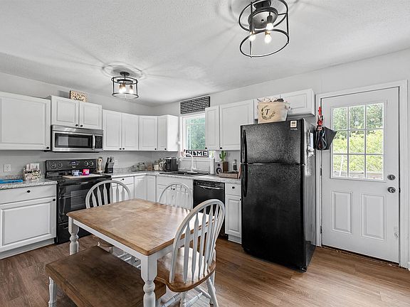 4th image of 102 Madaris Ln