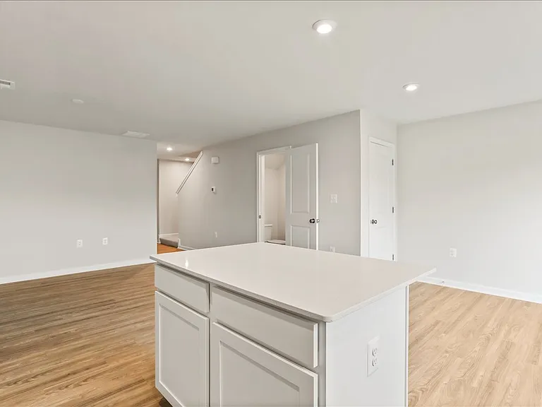 215 Olympus Rd — Photo 10