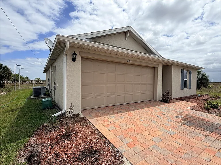 513 Ella Jean Pl — Photo 3